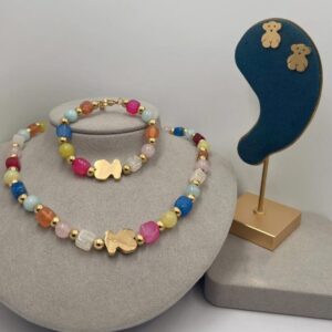 Conjunto de cuentas multicolor con osos