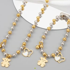Conjunto de bolitas con osos y corazones